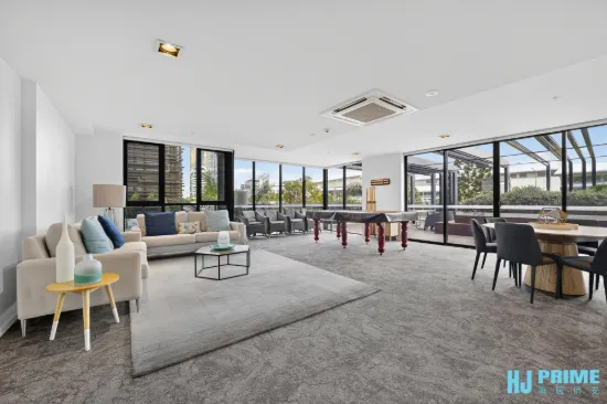 21/2729 Gold Coast Highway, Broadbeach, Qld 4218-Image
