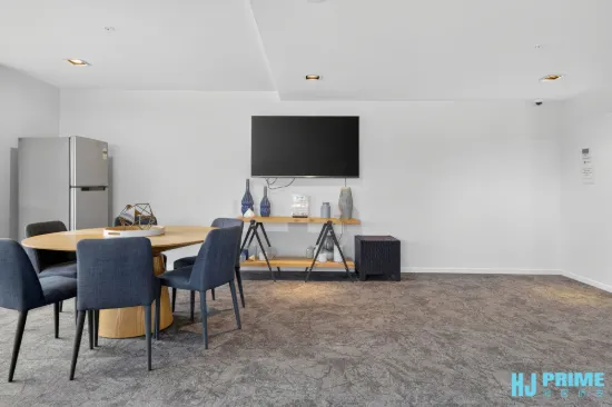 21/2729 Gold Coast Highway, Broadbeach, Qld 4218-Image