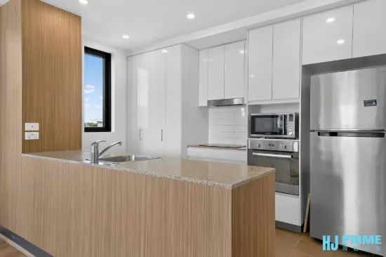 21/2729 Gold Coast Highway, Broadbeach, Qld 4218-Image