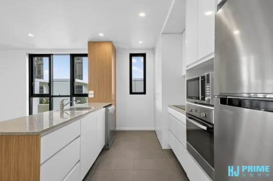 21/2729 Gold Coast Highway, Broadbeach, Qld 4218-Image