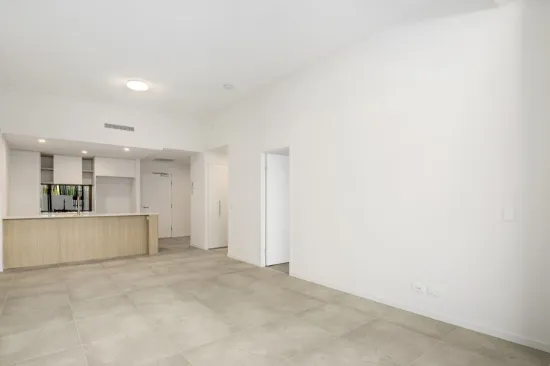 2102/6 Sickle Avenue, Hope Island, Qld 4212