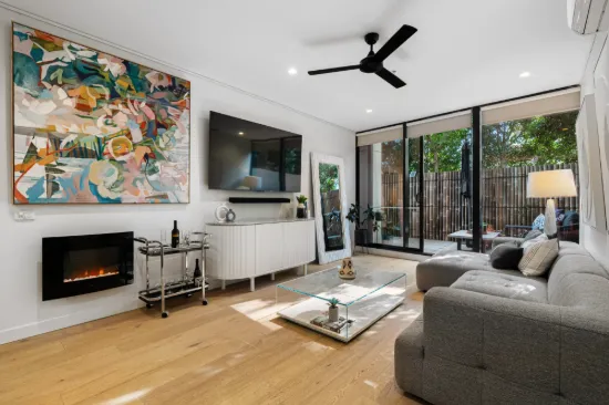 212/320 Plummer Street, Port Melbourne, Vic 3207