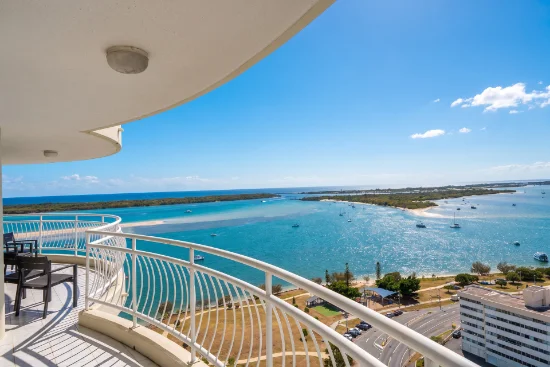 21C/5 Bayview Street, Runaway Bay, Qld 4216 - For Rent