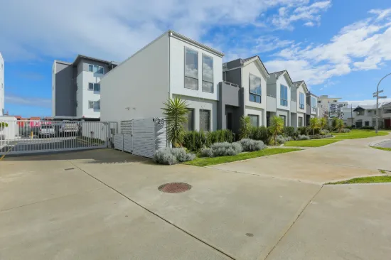 23/25 O'Connor Close, North Coogee, WA 6163