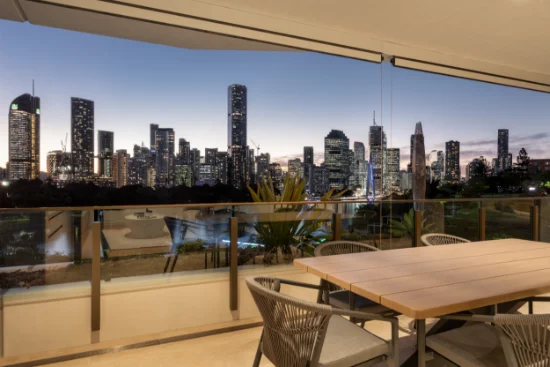 2301/8 River Terrace, Kangaroo Point, Qld 4169