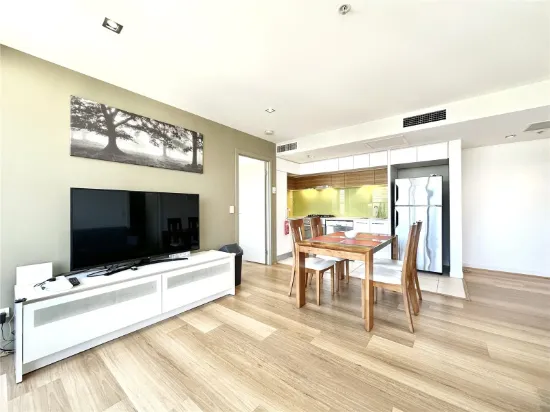 2312A/100 Harbour Esplanade, Docklands, Vic 3008