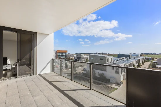 235/33 Quay Boulevard, Werribee South, Vic 3030
