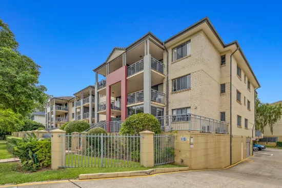 24/300 Sir Fred Schonell Drive, St Lucia, Qld 4067
