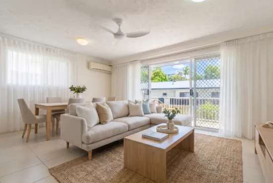 25/12 Whiting Street, Labrador, Qld 4215