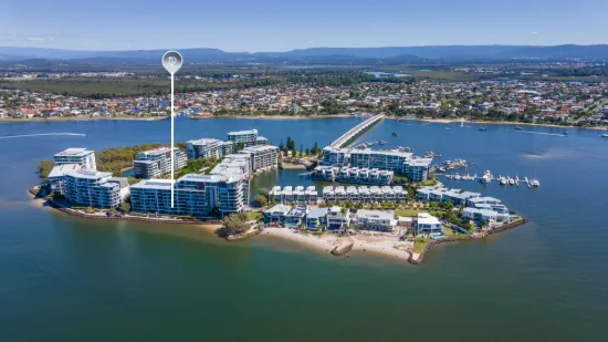 26203 Ephraim Island Parade, Paradise Point, Qld 4216