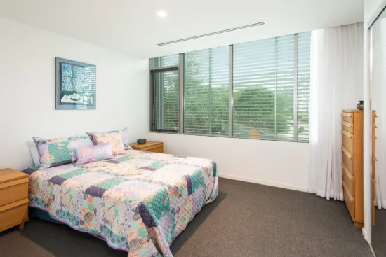 26203 Ephraim Island Parade, Paradise Point, Qld 4216-Image