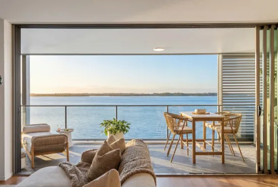 27302 Ephraim Island, Paradise Point, Qld 4216
