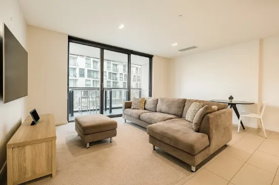 2F/8 Waterside Place, Docklands, Vic 3008