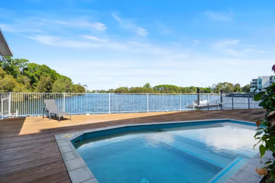 3/4 Ben Lexcen Place, Robina, Qld 4226