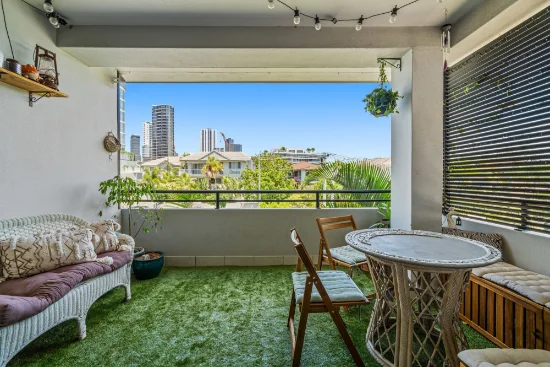 3/9 Rosewood Avenue, Broadbeach QLD 4218-Image