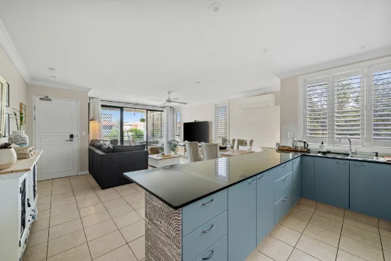 3/9 Rosewood Avenue, Broadbeach QLD 4218-Image