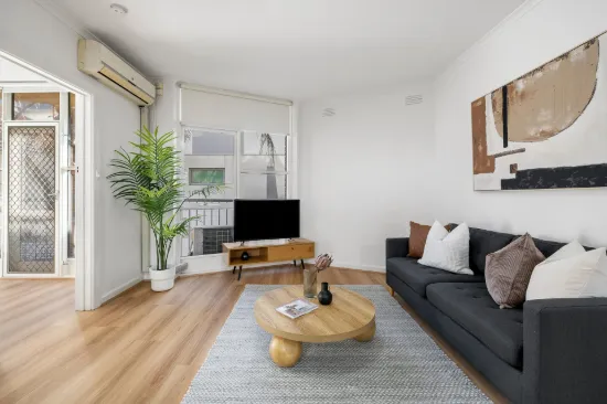 30/11 Marine Parade, St Kilda, Vic 3182