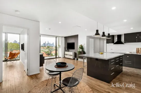 302/159 Beach Street, Port Melbourne, Vic 3207