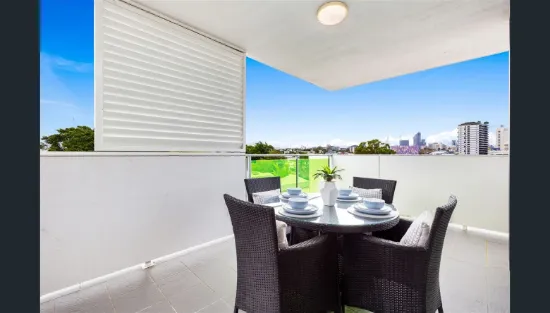 302/159 Logan road, Woolloongabba, Qld 4102