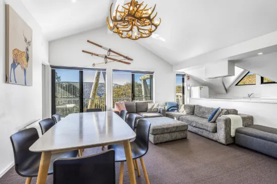 303/1 Sitzmark Street, Falls Creek, Vic 3699