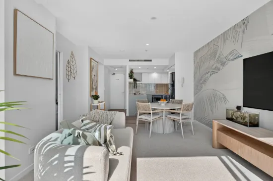 304/18 Enderley Avenue, Surfers Paradise, Qld 4217