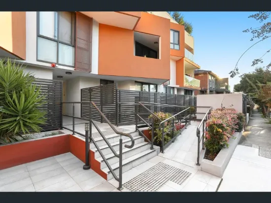 304/2 Thomas Street, Ashfield, NSW 2131