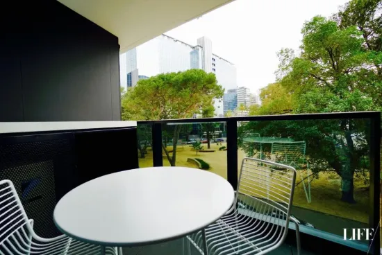 305/8 Bowen Crescent, Melbourne, Vic 3004-Image