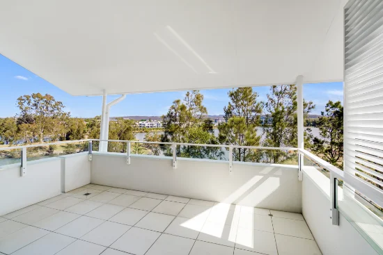 31/1 Lakefront Crescent, Varsity Lakes, Qld 4227