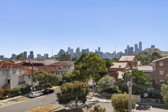 31/174 Esplanade East, Port Melbourne, Vic 3207 - For Sale