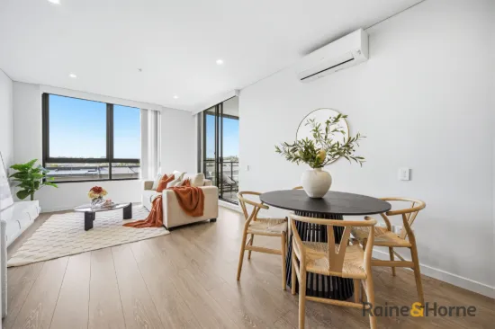 310/26B Lord Sheffield Circuit, Penrith, NSW 2750