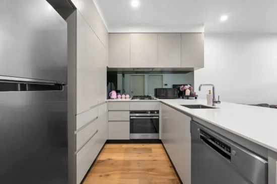 310/9 Red Hill Terrace, Doncaster East, Vic 3109