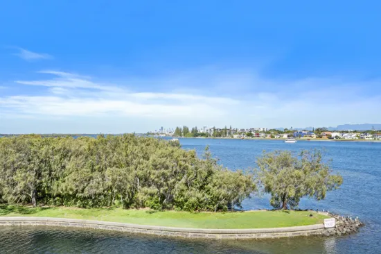 31304 Ephraim Island, Paradise Point, Qld 4216