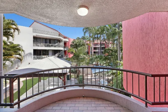 32/38 Enderley Avenue, Surfers Paradise, Qld 4217