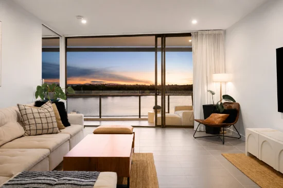 3204/4 Marina Promenade, Paradise Point, Qld 4216 - Sold