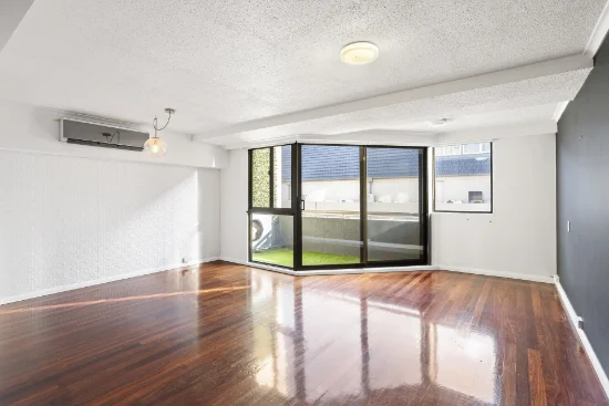 33/27 Queens Road, Melbourne, Vic 3004-Image