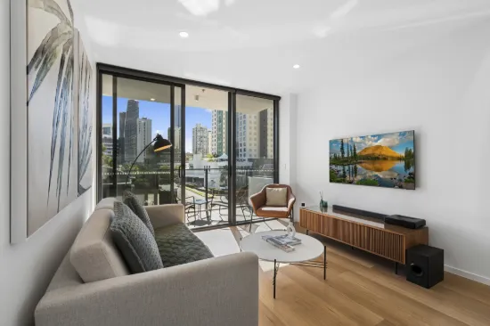 36/18 Remembrance Drive, Surfers Paradise, Qld 4217