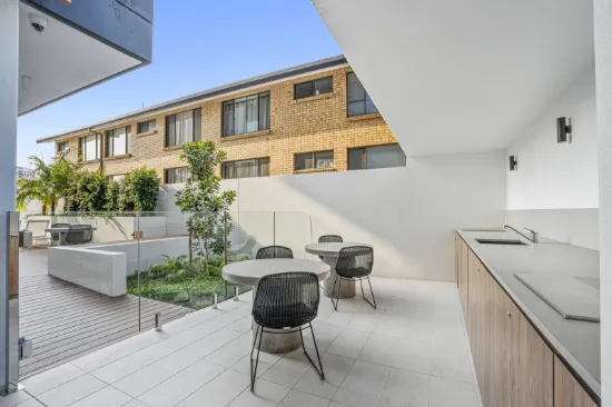 36/18 Remembrance Drive, Surfers Paradise, Qld 4217-Image