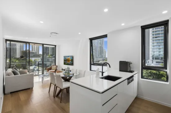 36/18 Remembrance Drive, Surfers Paradise, Qld 4217-Image