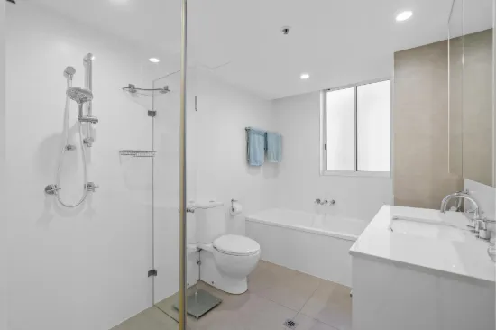 38/11-17 Hughes Avenue, Main Beach, Qld 4217-Image