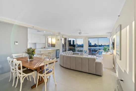 38/11-17 Hughes Avenue, Main Beach, Qld 4217-Image