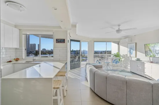 38/11-17 Hughes Avenue, Main Beach, Qld 4217-Image