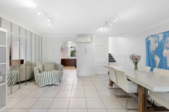 39/24 Hamilton Avenue, Surfers Paradise, Qld 4217-Image