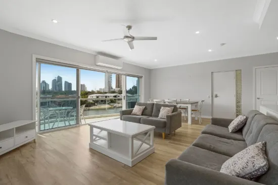 3A/11 Eady Avenue Avenue, Broadbeach Waters, Qld 4218