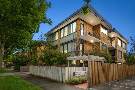 4/1 Ravens Grove, St Kilda East, Vic 3183