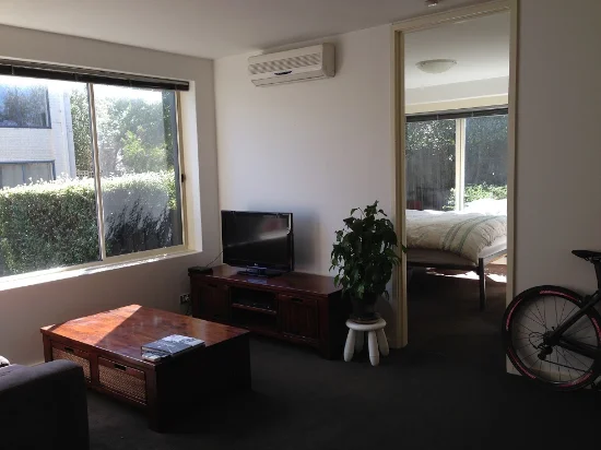 4/12 Farnham Court, Flemington, Vic 3031
