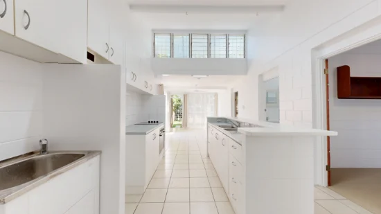 4/165 Harold Street, West End, Qld 4810