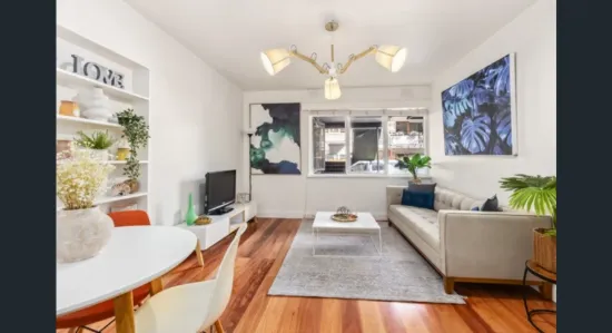 4/17 Tiuna Grove, Elwood, Vic 3184