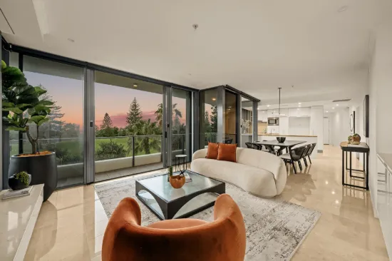 4/173 Old Burleigh Road, Broadbeach, Qld 4218