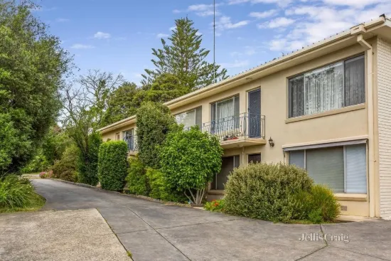 4/2 Kandanga Grove, Bulleen, Vic 3105