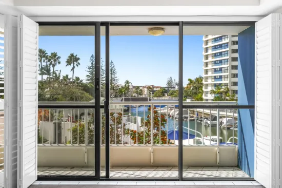 4/21 Bayview Street, Runaway Bay, Qld 4216-Image